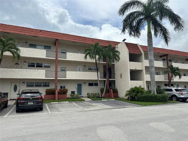 8901 S Hollybrook Blvd, Unit 306, Pembroke Pines, FL 33025