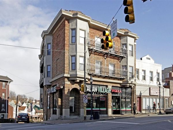 2711 Brownsville Rd, Brentwood, PA 15227