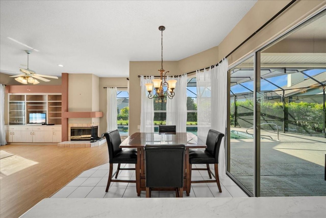 4321 Presidential Avenue Circle E, Bradenton, FL 34203 Photo