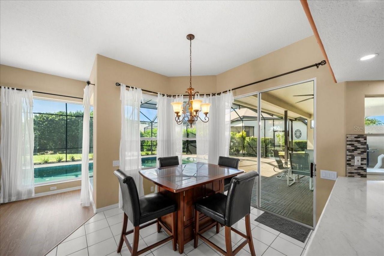 4321 Presidential Avenue Circle E, Bradenton, FL 34203 Photo