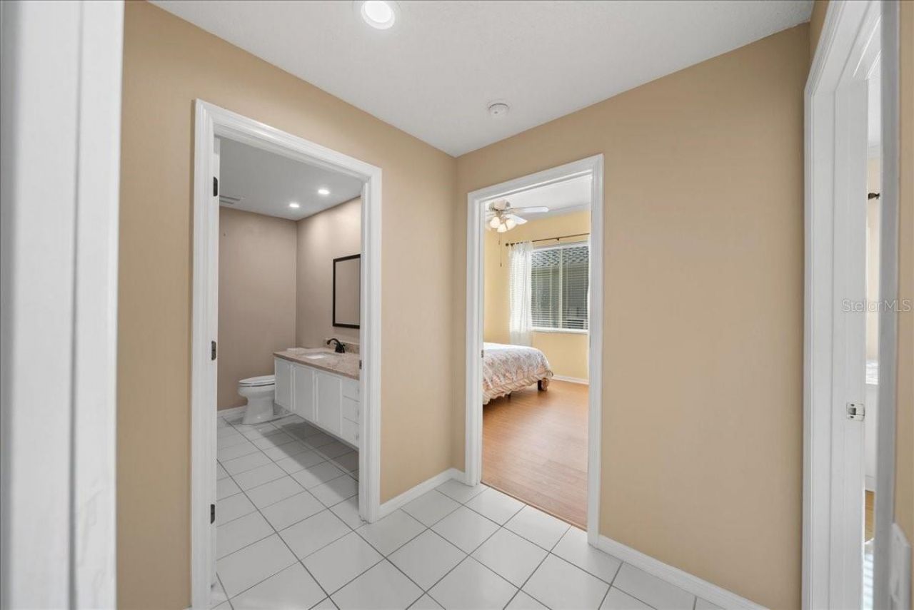 4321 Presidential Avenue Circle E, Bradenton, FL 34203 Photo