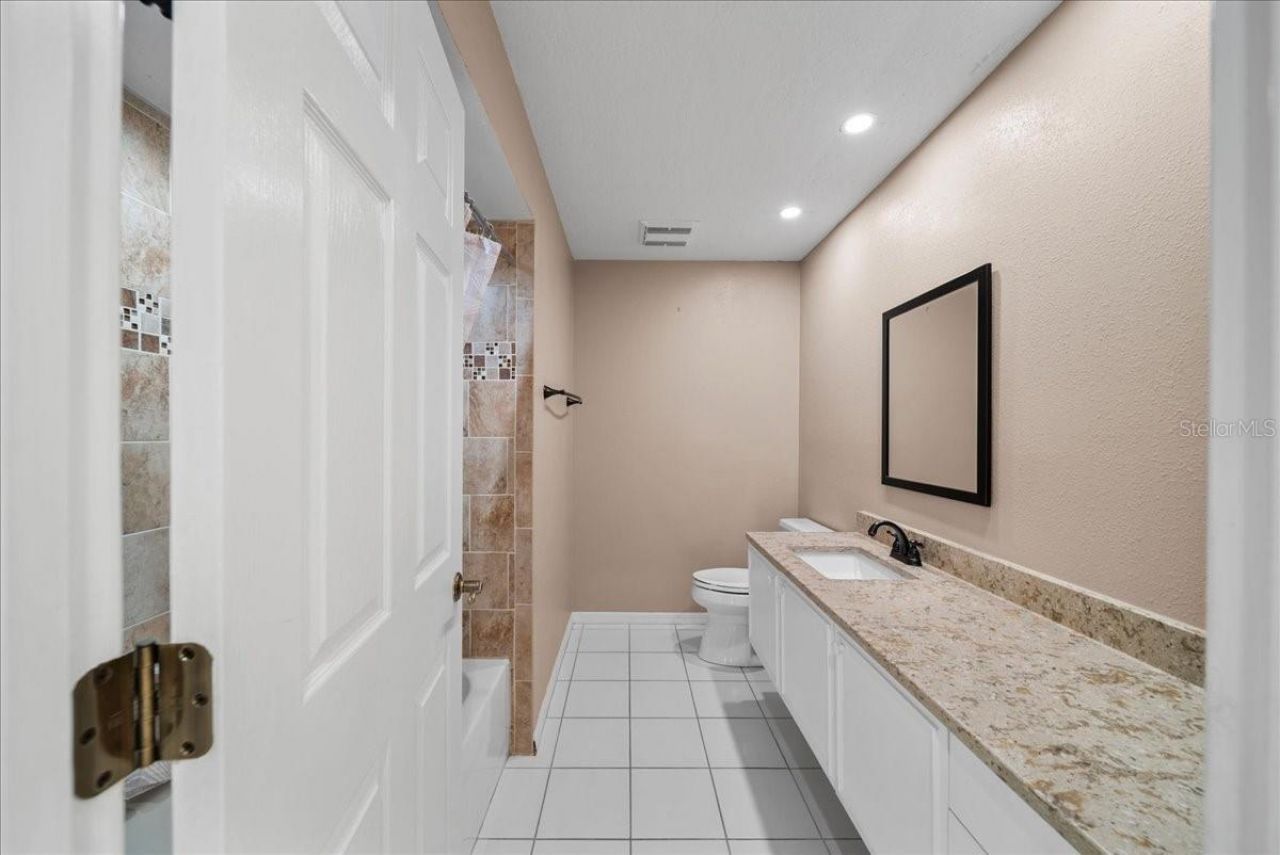 4321 Presidential Avenue Circle E, Bradenton, FL 34203 Photo