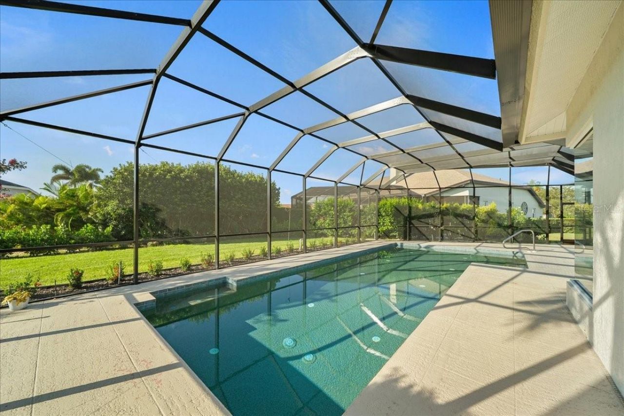 4321 Presidential Avenue Circle E, Bradenton, FL 34203 Photo