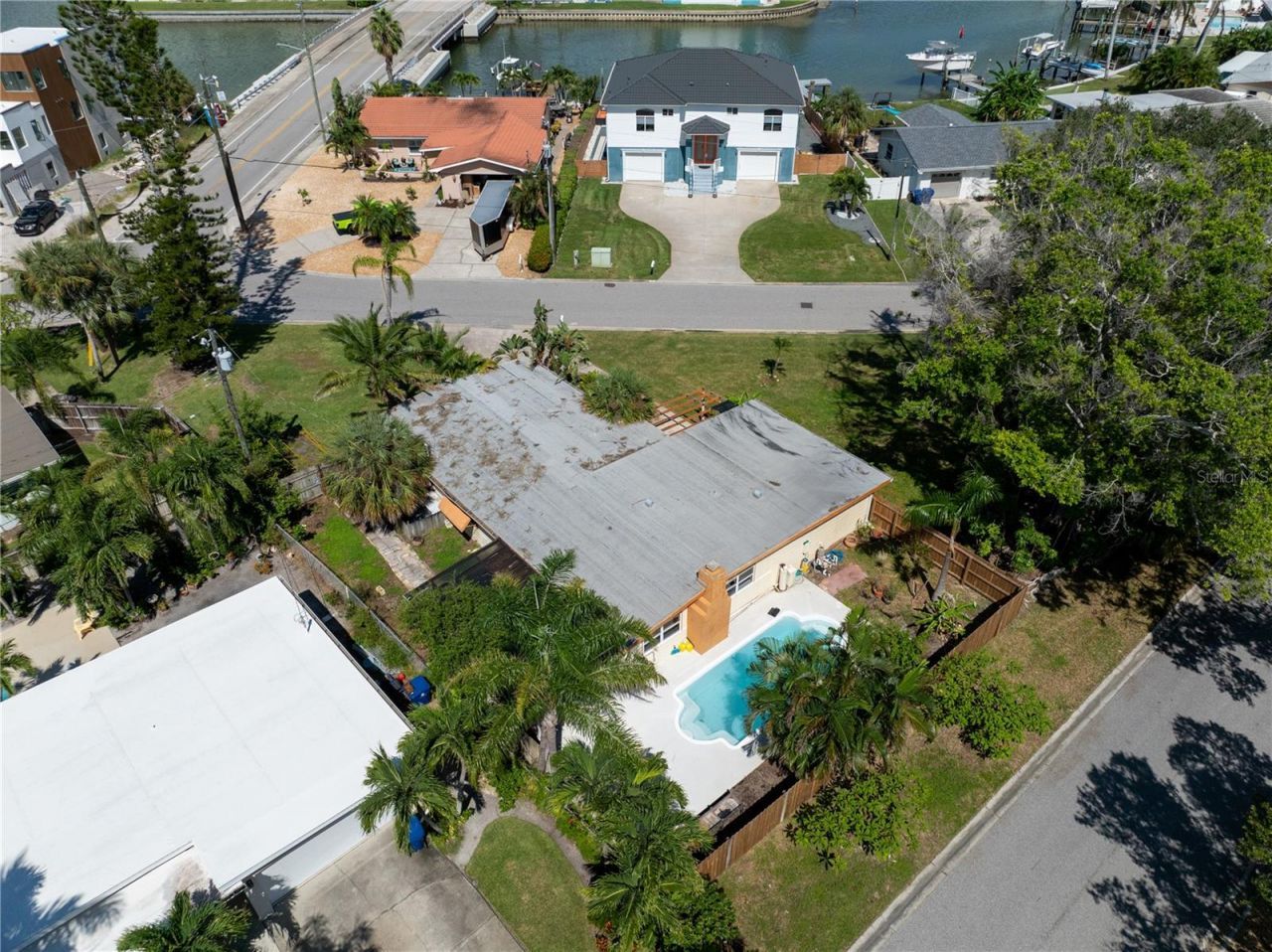 6903 S Shore Drive S, South Pasadena, FL 33707 Photo