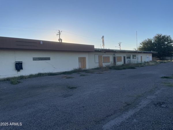 1000 N Cochise Avenue, Huachuca City, AZ 85616