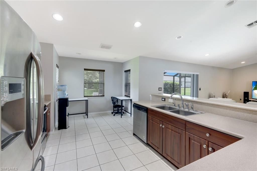 3109 NE 6th Pl, Cape Coral, FL 33909 Photo