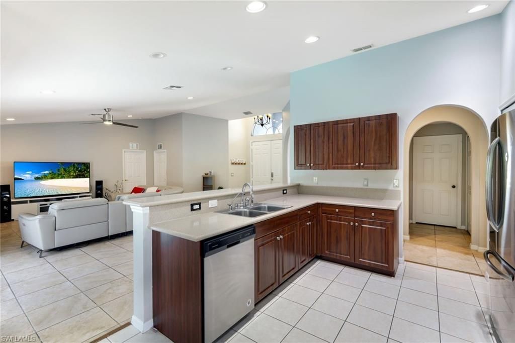 3109 NE 6th Pl, Cape Coral, FL 33909 Photo