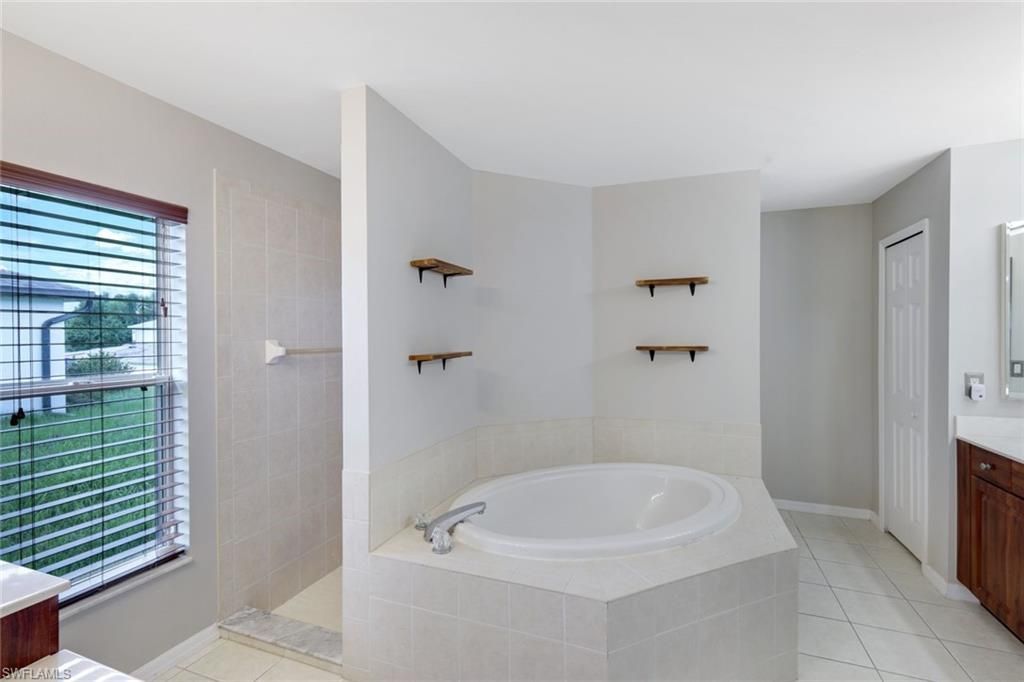 3109 NE 6th Pl, Cape Coral, FL 33909 Photo