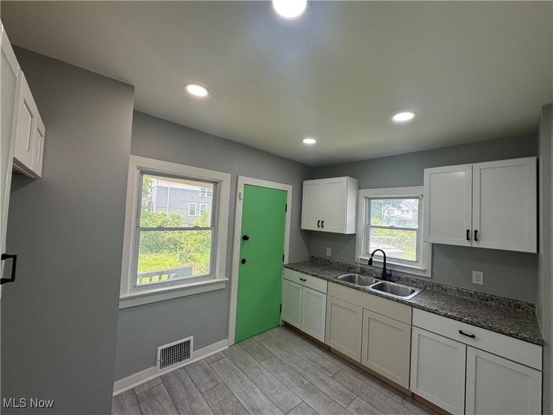 778 E 130th Street, Cleveland, OH 44108 Photo 10