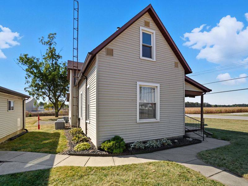 17 E Walnut Street, Uniopolis, OH 45888 Photo 3