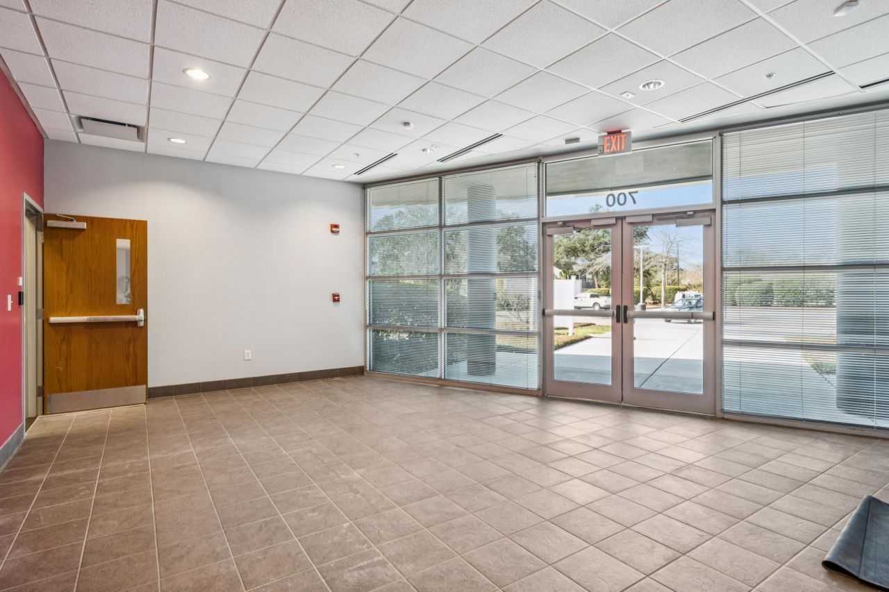 1141 Remount Road Photo 8