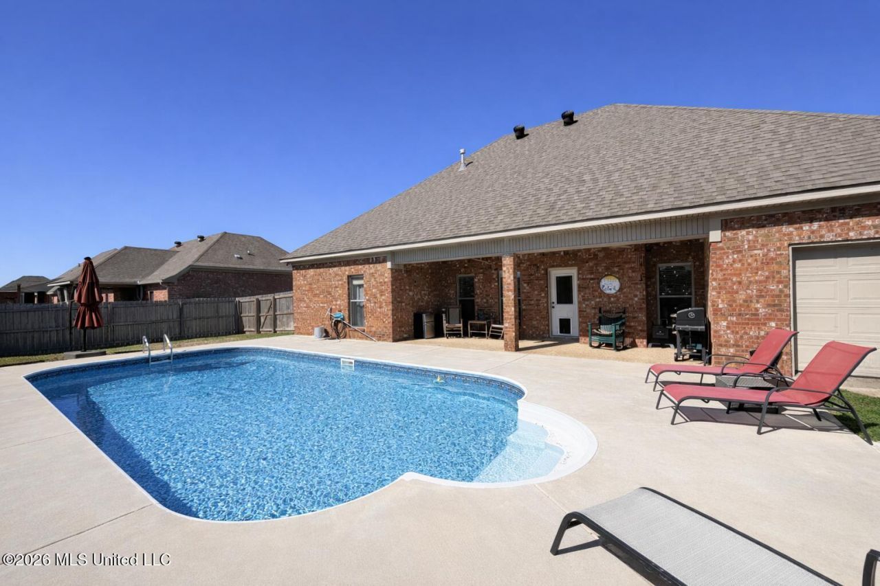 319 Bullock Circle, Richland, MS 39218 Main Photo