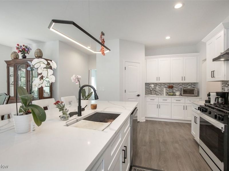 18433 Whitney Road, Strongsville, OH 44149 Photo 6