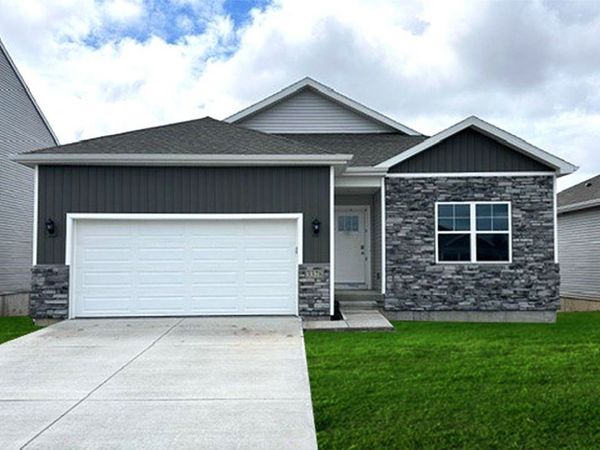 585 Raccoon Street, Waukee, IA 50263