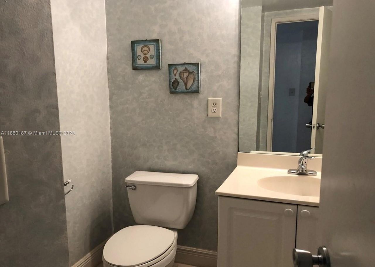 19390 Collins Ave, Unit 1124, Sunny Isles Beach, FL 33160 Photo