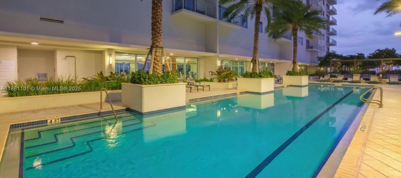 591 Evernia Sreet, Unit B4, West Palm Beach, FL 33401 Photo