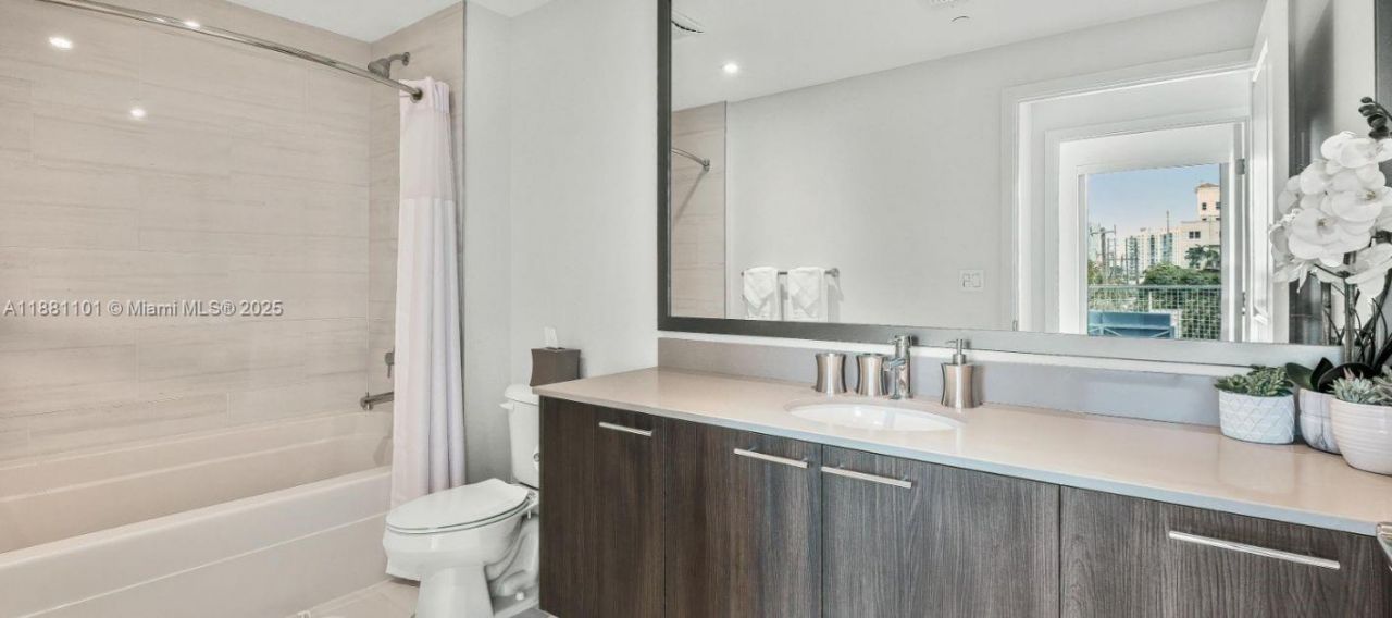 591 Evernia Sreet, Unit B4, West Palm Beach, FL 33401 Photo