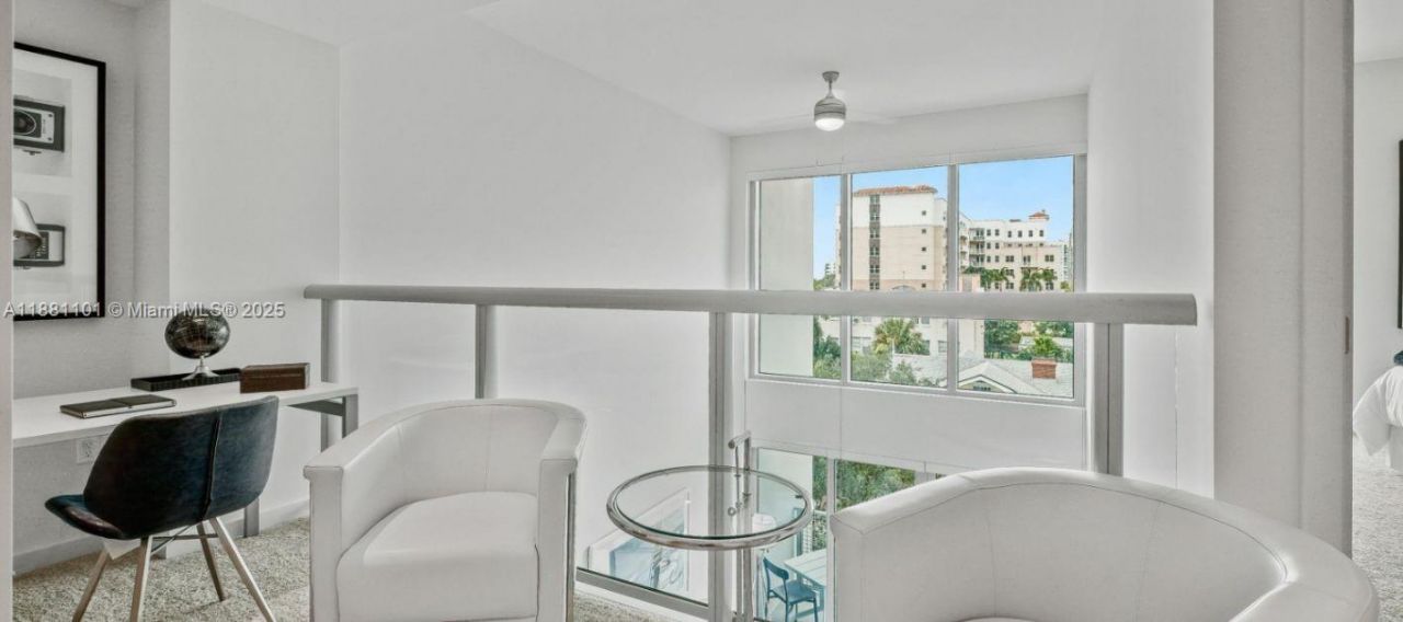 591 Evernia Sreet, Unit B4, West Palm Beach, FL 33401 Photo