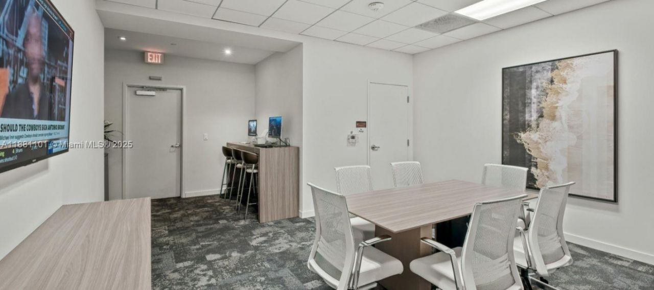 591 Evernia Sreet, Unit B4, West Palm Beach, FL 33401 Photo