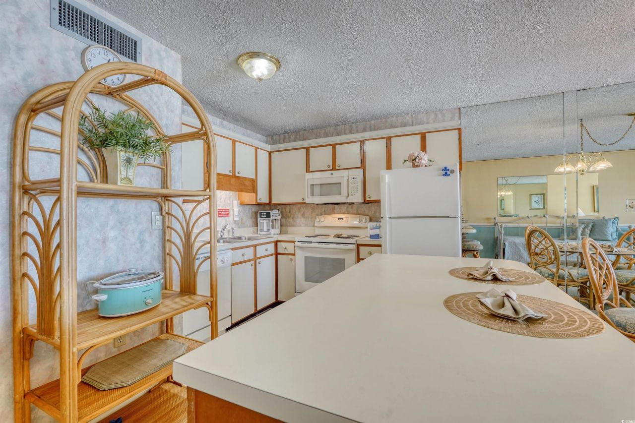 1210 N Waccamaw Dr. Photo 7