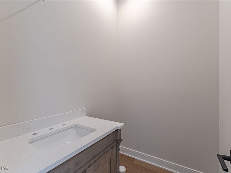 20 Hamlet Court, Bratenahl, OH 44108 Photo 9