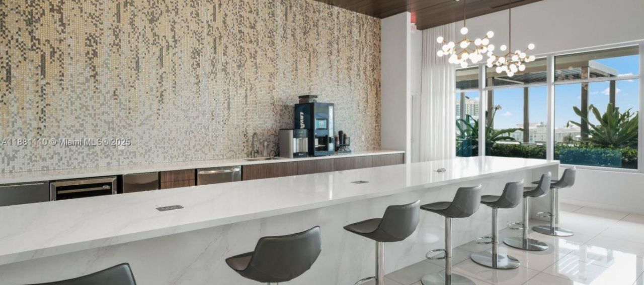 591 Evernia Sreet, Unit B2, West Palm Beach, FL 33401 Photo