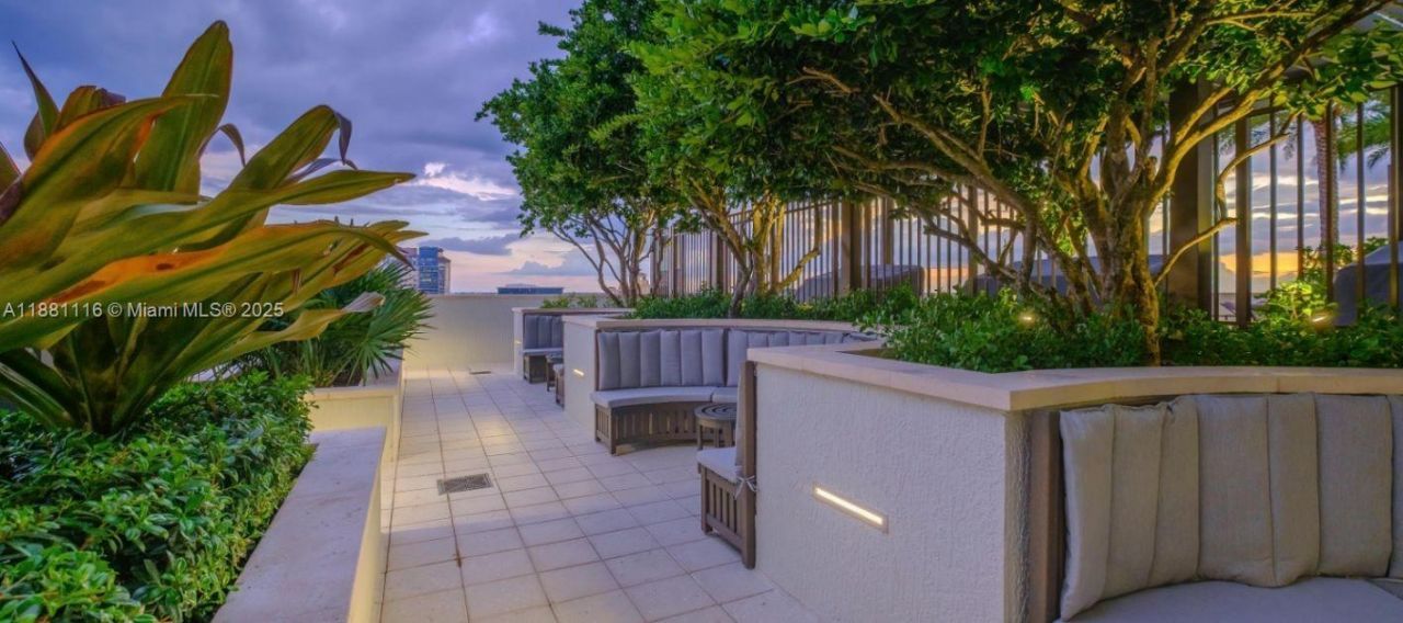 591 Evernia Sreet, Unit A13, West Palm Beach, FL 33401 Photo