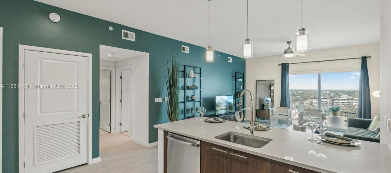 591 Evernia Sreet, Unit A13, West Palm Beach, FL 33401 Photo