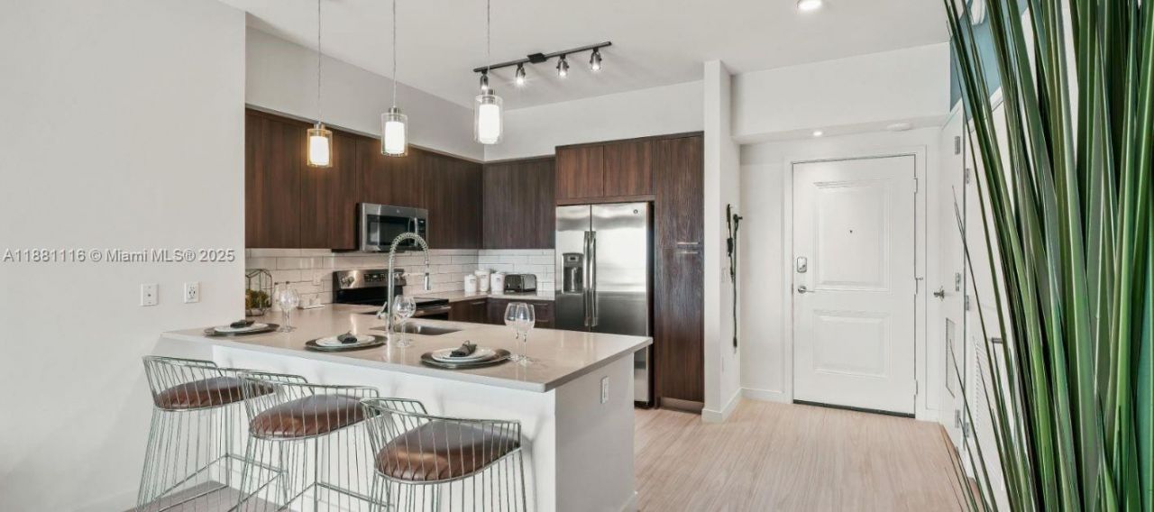 591 Evernia Sreet, Unit A13, West Palm Beach, FL 33401 Photo