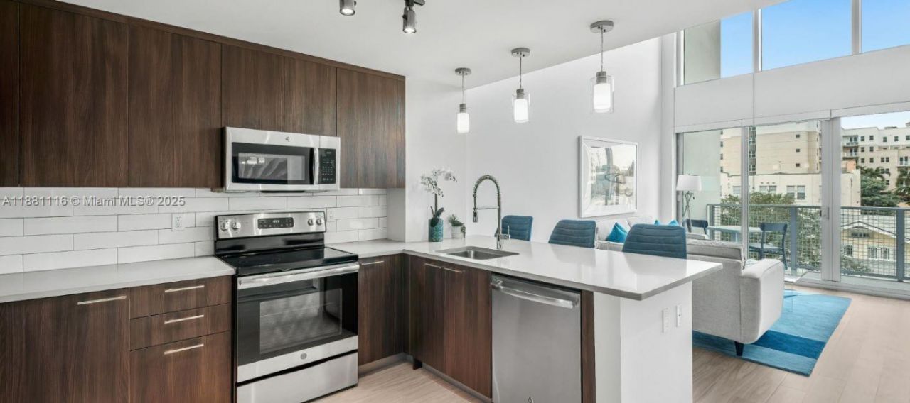 591 Evernia Sreet, Unit A13, West Palm Beach, FL 33401 Photo