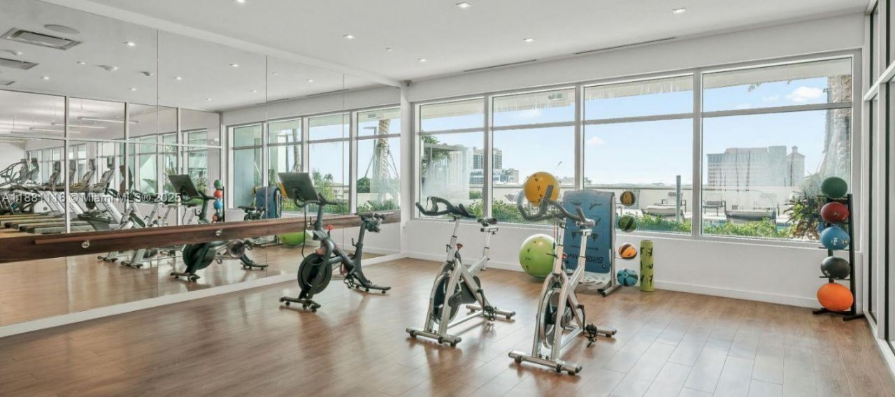 591 Evernia Sreet, Unit A13, West Palm Beach, FL 33401 Photo