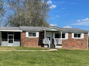 411 KY-3085, Flat Lick, KY 40935
