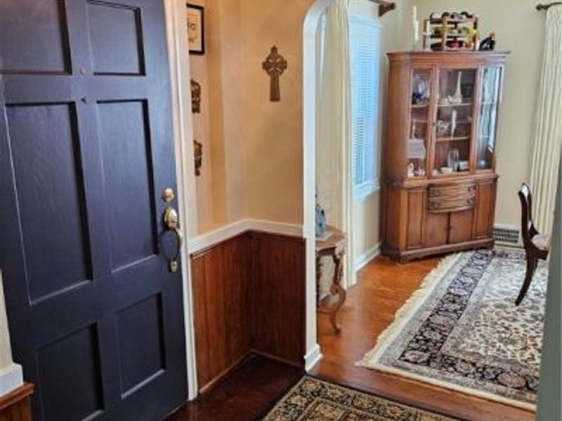 174 E 200th Street, Euclid, OH 44119 Photo 10