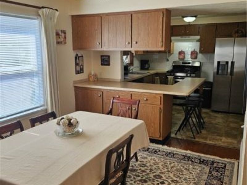 174 E 200th Street, Euclid, OH 44119 Photo 11