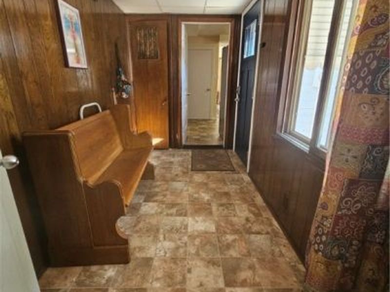 174 E 200th Street, Euclid, OH 44119 Photo 16