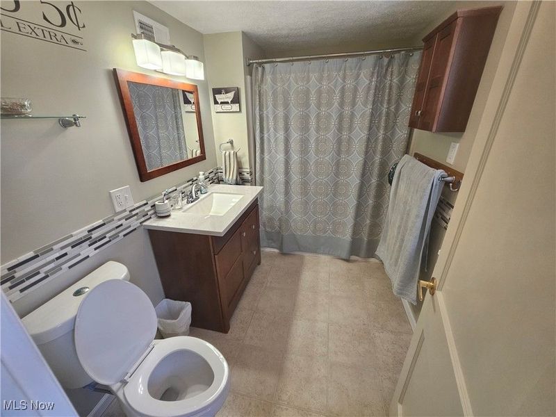 174 E 200th Street, Euclid, OH 44119 Photo 25