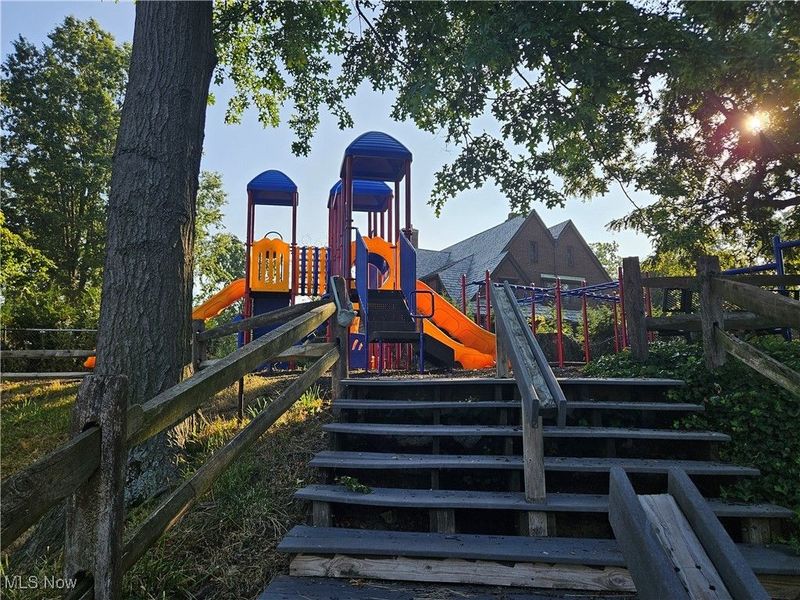 174 E 200th Street, Euclid, OH 44119 Photo 37