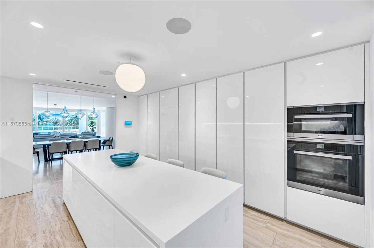 9001 Collins Ave, Unit S-201, Surfside, FL 33154 Photo