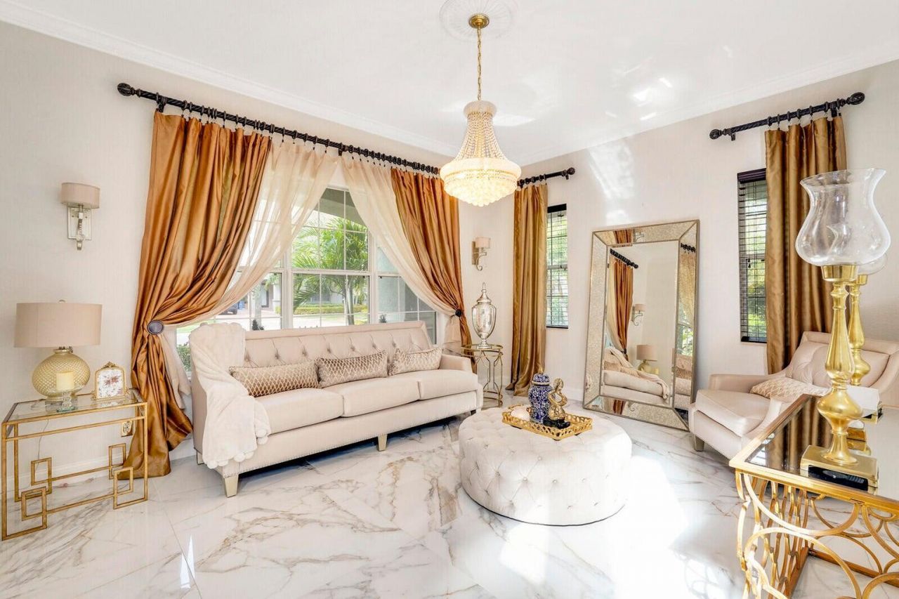 599 Cresta Circle, West Palm Beach, FL 33413 Photo