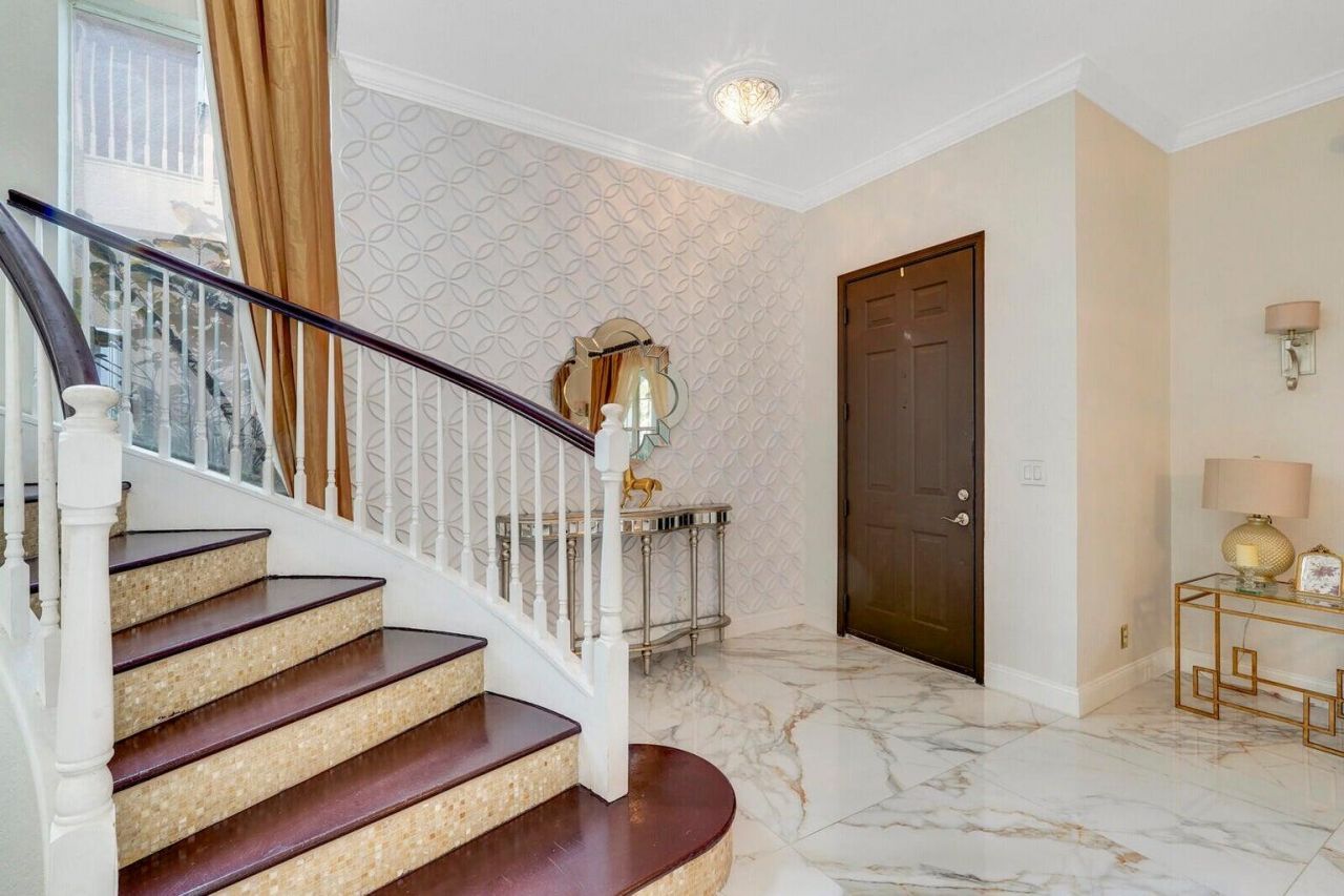 599 Cresta Circle, West Palm Beach, FL 33413 Photo