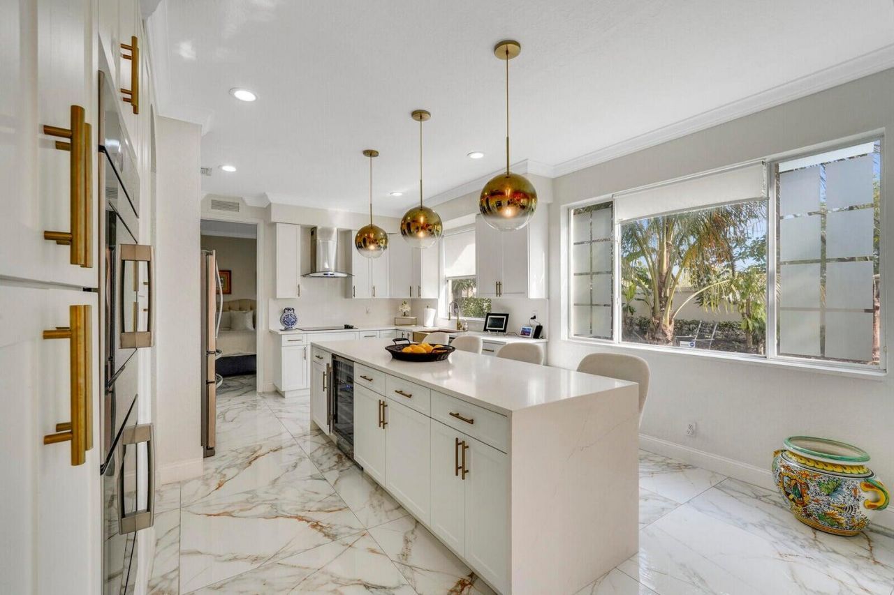 599 Cresta Circle, West Palm Beach, FL 33413 Photo