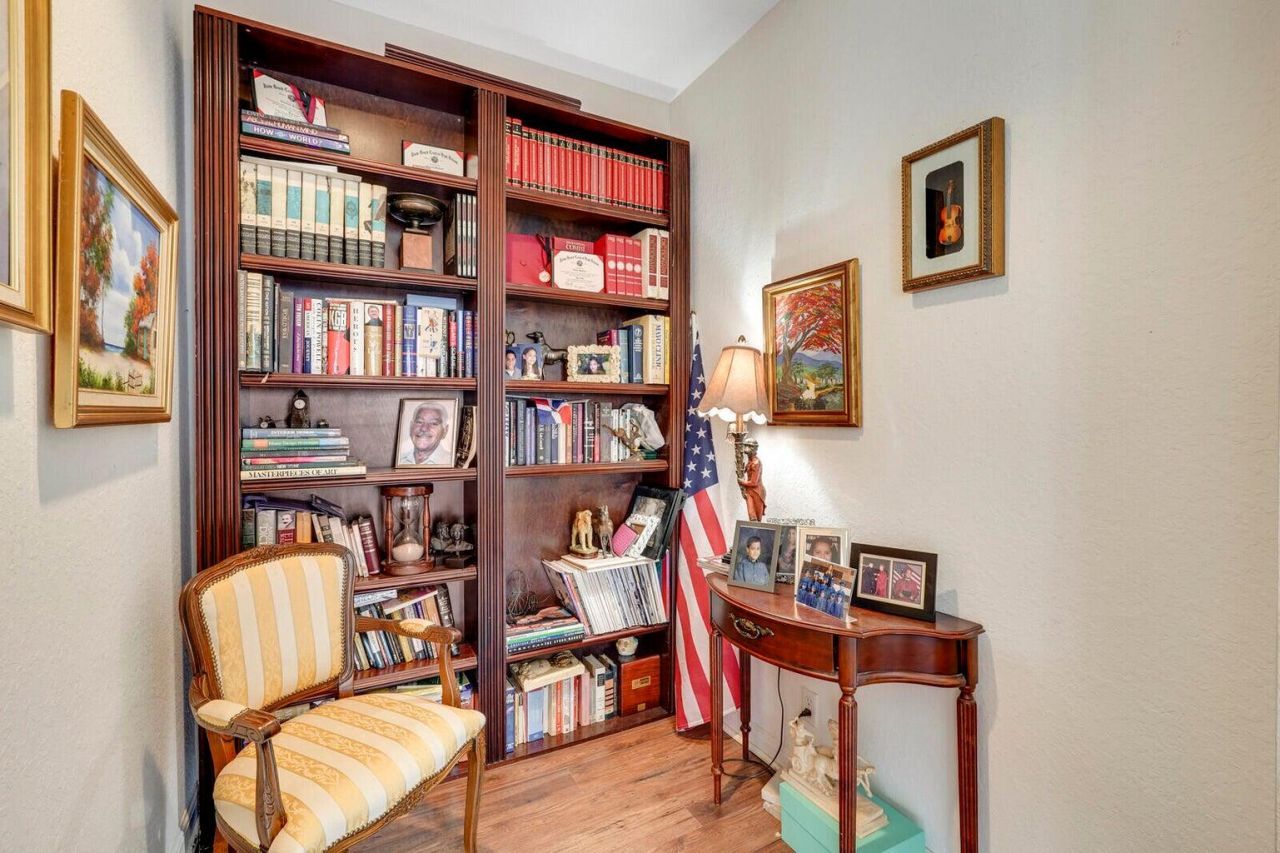 599 Cresta Circle, West Palm Beach, FL 33413 Photo