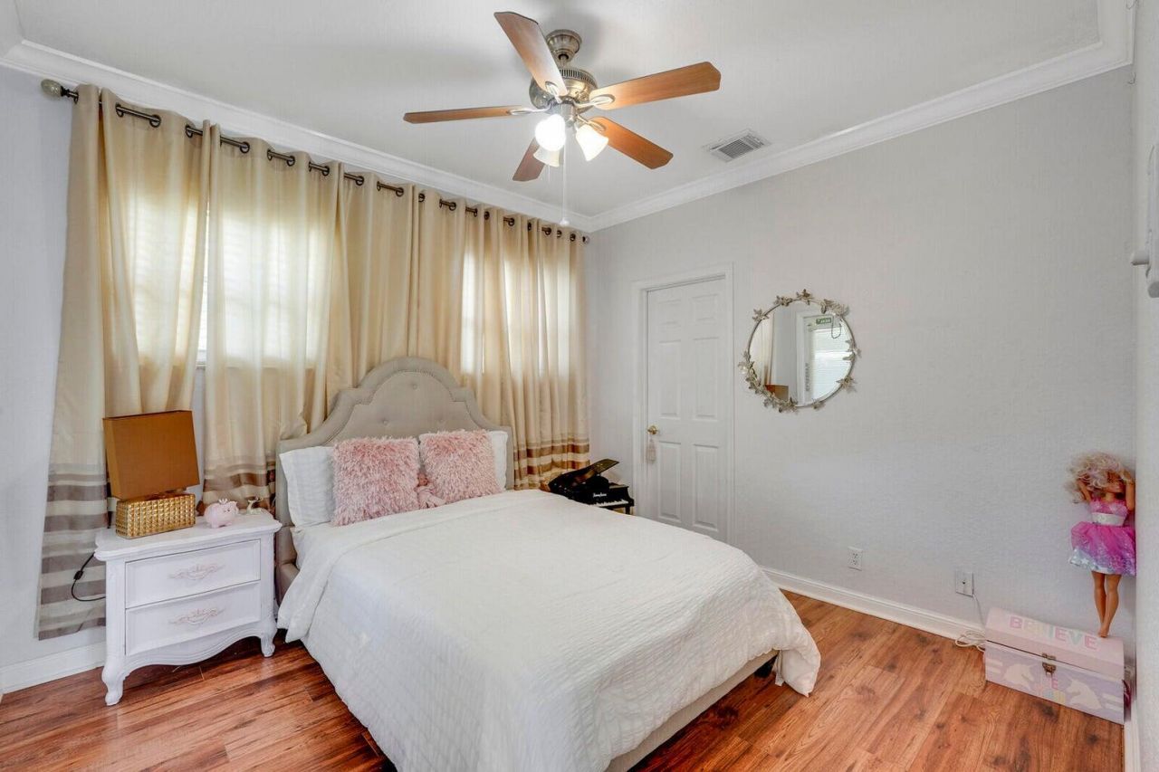 599 Cresta Circle, West Palm Beach, FL 33413 Photo