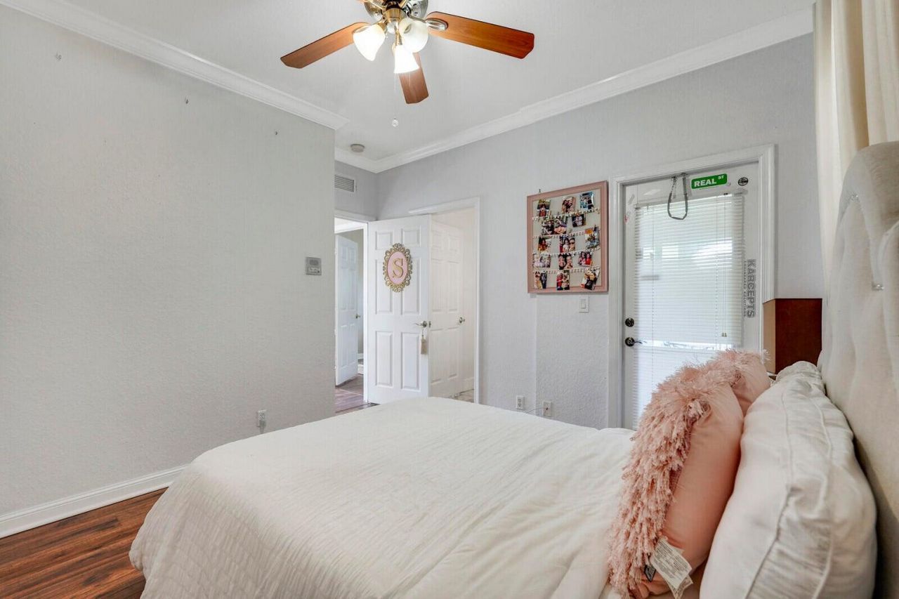 599 Cresta Circle, West Palm Beach, FL 33413 Photo