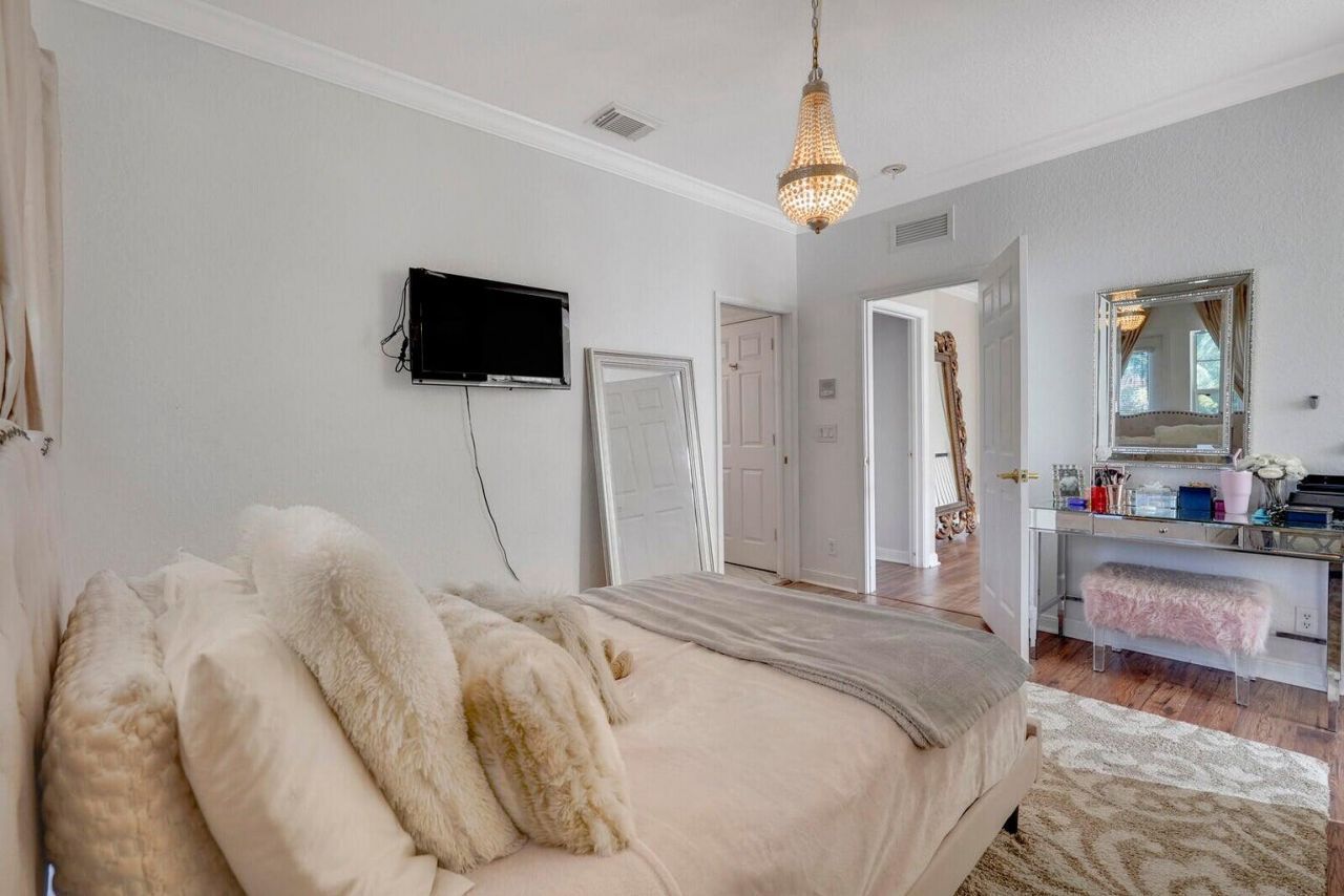 599 Cresta Circle, West Palm Beach, FL 33413 Photo