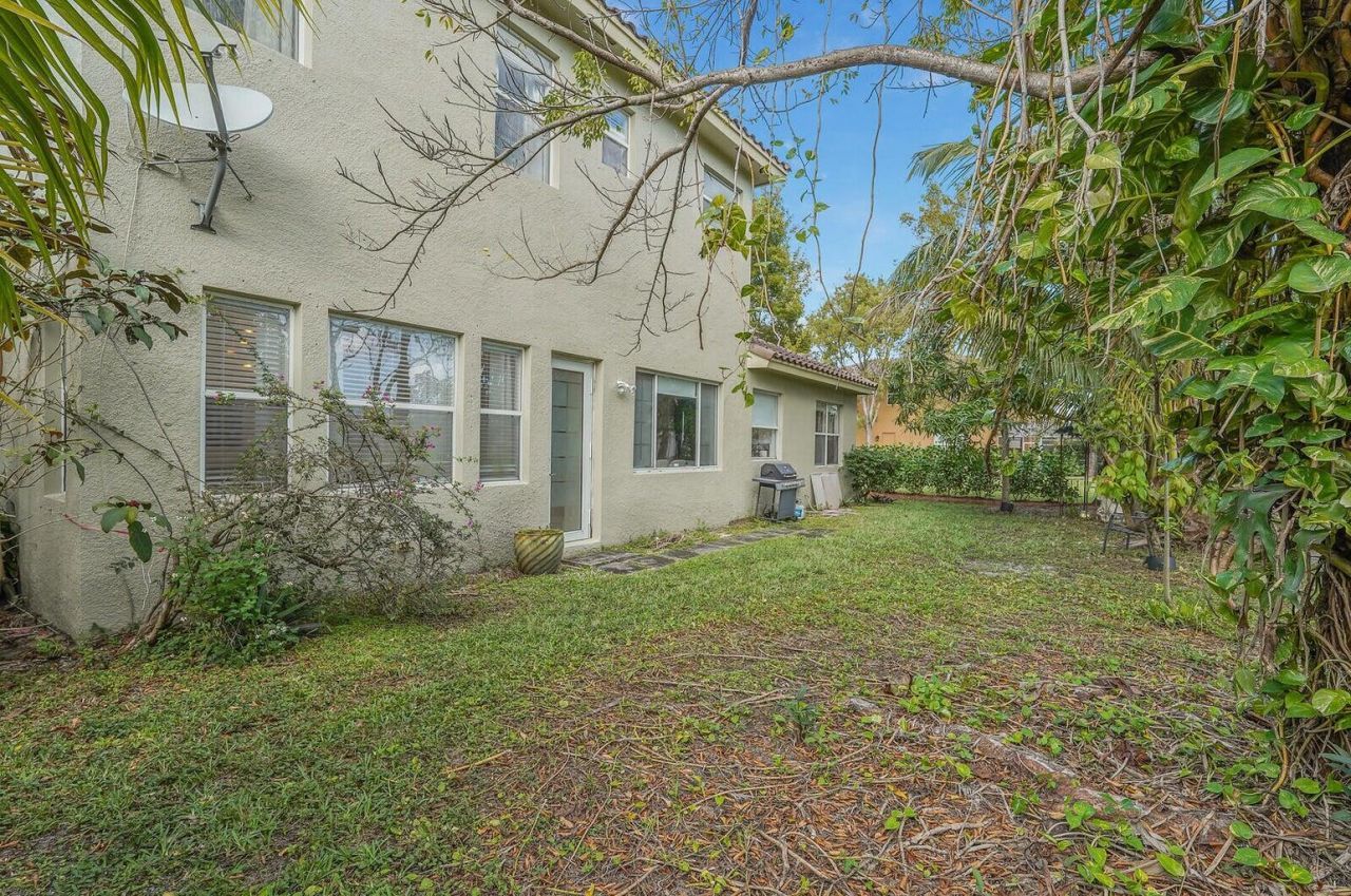 599 Cresta Circle, West Palm Beach, FL 33413 Photo