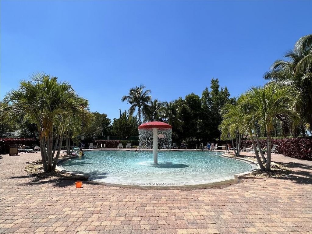 599 Cresta Circle, West Palm Beach, FL 33413 Photo