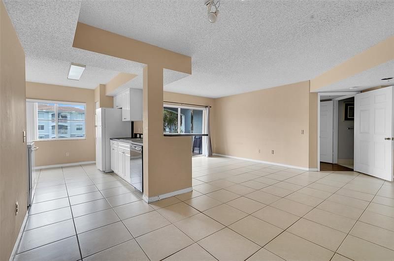 9645 NW 1st Ct, Unit 1-210, Pembroke Pines, FL 33024 Photo