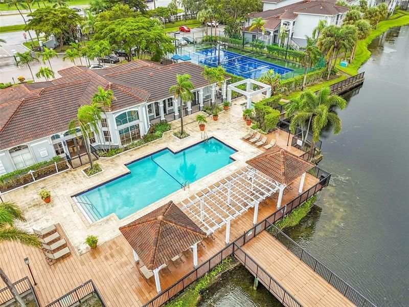 9645 NW 1st Ct, Unit 1-210, Pembroke Pines, FL 33024 Photo