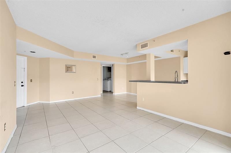 9645 NW 1st Ct, Unit 1-210, Pembroke Pines, FL 33024 Photo
